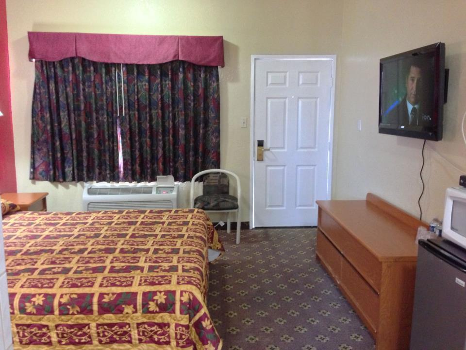 Royal Inn Compton Room photo